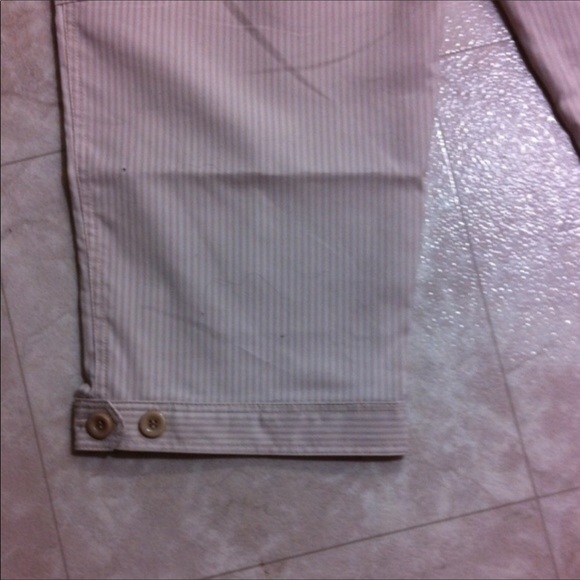 𝅺🆕 IZOD Stretch Tan Striped Capris 14 - Picture 4 of 4